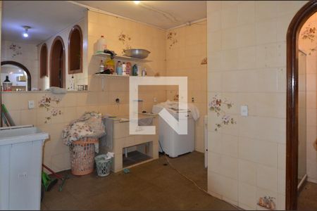 Casa à venda com 1600m², 11 quartos e 10 vagas Casa à venda com 1600m², 11 quartos e 10 vagasÁrea de serviço