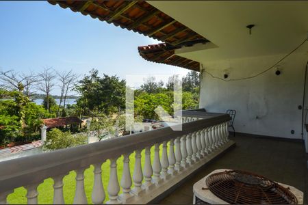 Casa à venda com 1600m², 11 quartos e 10 vagas Casa à venda com 1600m², 11 quartos e 10 vagasVaranda 1 sala de jantar