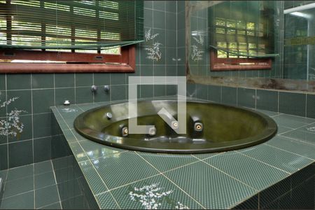 Casa à venda com 1600m², 11 quartos e 10 vagas Casa à venda com 1600m², 11 quartos e 10 vagasBanheiro da Suíte 1