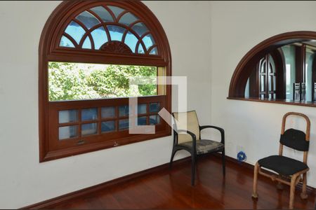 Casa à venda com 1600m², 11 quartos e 10 vagas Casa à venda com 1600m², 11 quartos e 10 vagasVaranda 1 sala de jantar