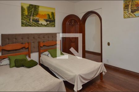 Casa à venda com 1600m², 11 quartos e 10 vagas Casa à venda com 1600m², 11 quartos e 10 vagasSuíte 4