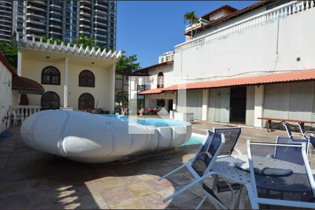 Casa à venda com 1600m², 11 quartos e 10 vagas Casa à venda com 1600m², 11 quartos e 10 vagasÁrea externa