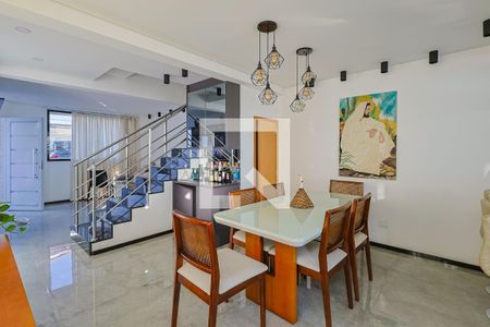 Sala  de casa à venda com 3 quartos, 120m² em Ouro Preto, Belo Horizonte