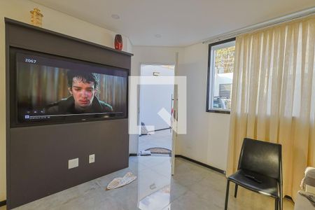 Sala  de casa à venda com 3 quartos, 120m² em Ouro Preto, Belo Horizonte