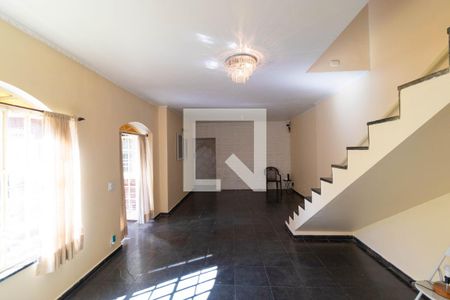 Sala de casa à venda com 4 quartos, 182m² em Vila Tofanello, Campinas