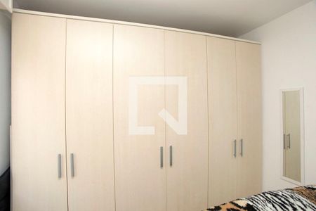 Quarto de apartamento à venda com 1 quarto, 42m² em Jardim do Salso, Porto Alegre