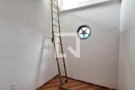 Quarto de casa para alugar com 2 quartos, 42m² em Figueira, Duque de Caxias