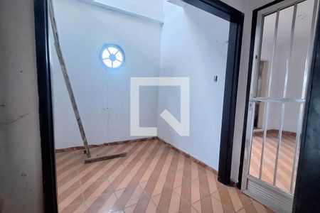 Quarto de casa para alugar com 2 quartos, 42m² em Figueira, Duque de Caxias