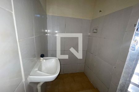 Banheiro de casa para alugar com 1 quarto, 80m² em Vila Meriti, Duque de Caxias