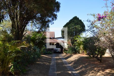 Quintal de casa à venda com 4 quartos, 2063m² em Chácaras Cotia, Contagem