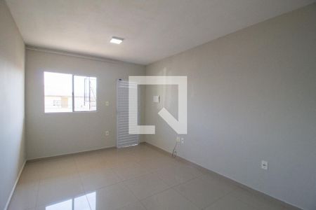 Sala de casa de condomínio para alugar com 2 quartos, 70m² em Lopes de Oliveira, Sorocaba