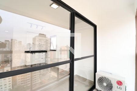 Varanda de kitnet/studio para alugar com 1 quarto, 29m² em Pompeia, São Paulo