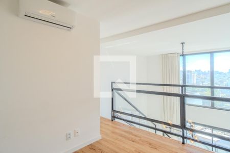 Quarto de apartamento à venda com 1 quarto, 58m² em Azenha, Porto Alegre