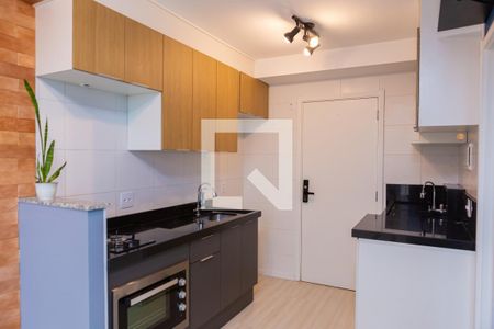 Sala/Cozinha e Área de Serviço de apartamento para alugar com 1 quarto, 32m² em Vila Penteado, São Paulo