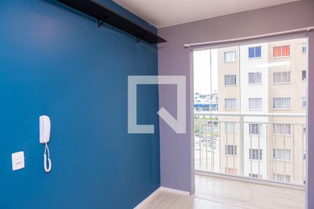 Sala/Cozinha e Área de Serviço de apartamento para alugar com 1 quarto, 32m² em Vila Penteado, São Paulo