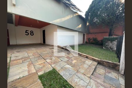 Casa à venda com 295m², 4 quartos e 4 vagas Casa à venda com 295m², 4 quartos e 4 vagasGaragem