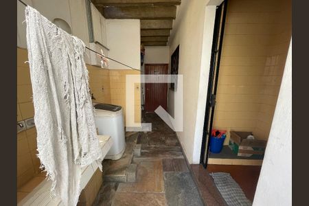 Casa à venda com 295m², 4 quartos e 4 vagas Casa à venda com 295m², 4 quartos e 4 vagasÁrea de Serviço