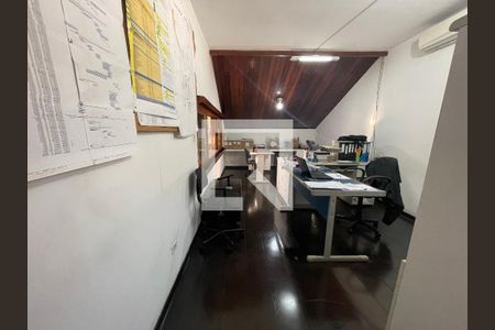 Casa à venda com 295m², 4 quartos e 4 vagas Casa à venda com 295m², 4 quartos e 4 vagasquarto 6