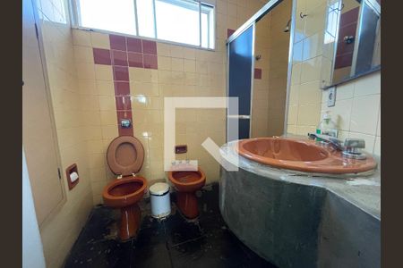 Casa à venda com 295m², 4 quartos e 4 vagas Casa à venda com 295m², 4 quartos e 4 vagasBanheiro 5