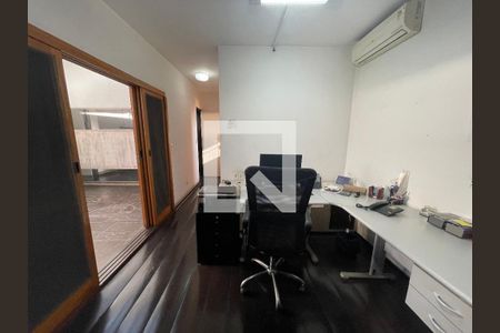 Casa à venda com 295m², 4 quartos e 4 vagas Casa à venda com 295m², 4 quartos e 4 vagasquarto 5