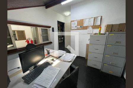 Casa à venda com 295m², 4 quartos e 4 vagas Casa à venda com 295m², 4 quartos e 4 vagasquarto 4