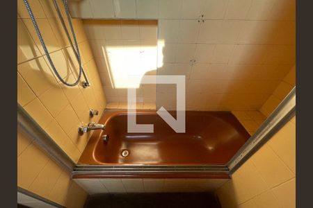 Casa à venda com 295m², 4 quartos e 4 vagas Casa à venda com 295m², 4 quartos e 4 vagasBanheiro 4 Banheira