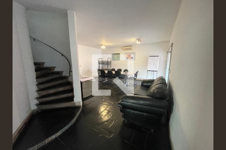 Sala de casa à venda com 7 quartos, 300m² em Butantã, São Paulo