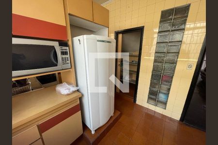 Casa à venda com 295m², 4 quartos e 4 vagas Casa à venda com 295m², 4 quartos e 4 vagasCozinha