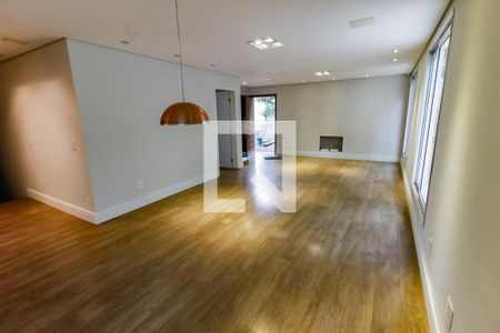 Sala 1 de casa para alugar com 4 quartos, 347m² em Jardim Londrina, São Paulo