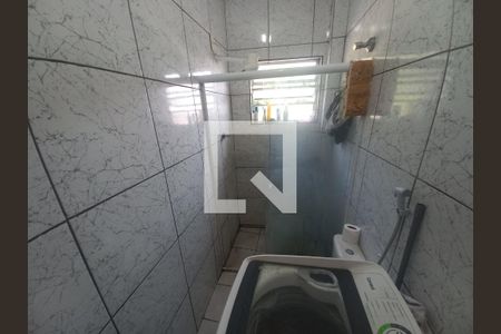 Banheiro de apartamento para alugar com 1 quarto, 60m² em Centro, São Vicente