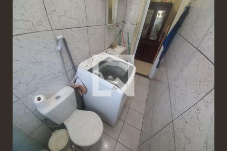 Banheiro de apartamento para alugar com 1 quarto, 60m² em Centro, São Vicente