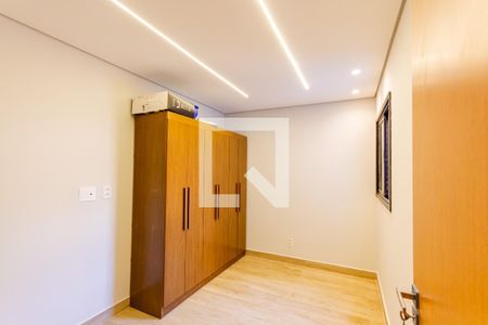 Quarto de apartamento à venda com 2 quartos, 125m² em Campestre, Santo André