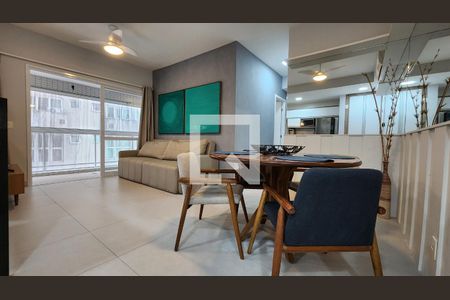 Sala de apartamento para alugar com 2 quartos, 80m² em Gonzaga, Santos