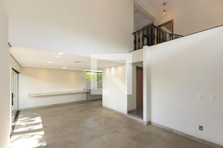 Sala de casa de condomínio à venda com 3 quartos, 240m² em Passárgada, Nova Lima