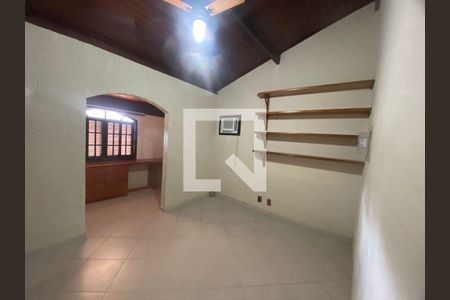 Casa à venda com 5 quartos, 329m² em Maravista, Niterói