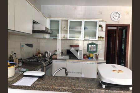 Casa à venda com 4 quartos, 400m² em Piratininga, Niterói