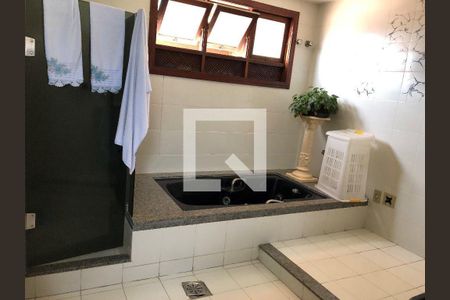 Casa à venda com 4 quartos, 400m² em Piratininga, Niterói