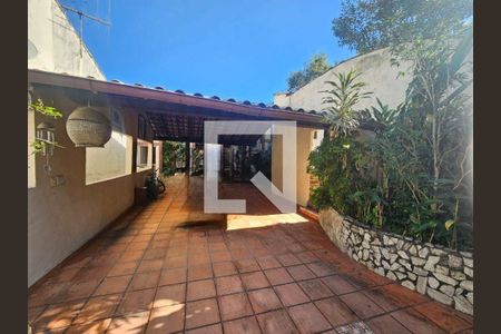 Casa à venda com 8 quartos, 268m² em São Francisco, Niterói