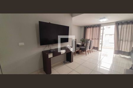 Sala de casa para alugar com 4 quartos, 270m² em Jardim Roberto, Osasco