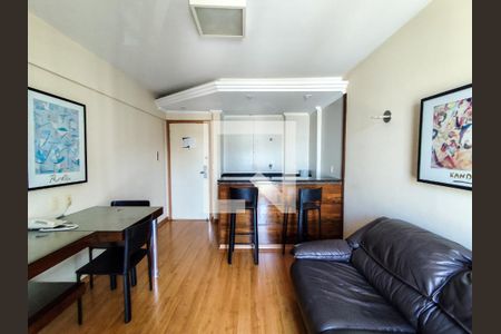 Sala de apartamento para alugar com 1 quarto, 42m² em Funcionários, Belo Horizonte