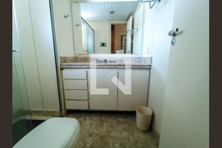 Banheiro de apartamento para alugar com 1 quarto, 42m² em Funcionários, Belo Horizonte