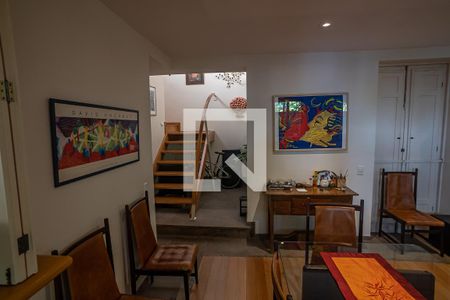 Sala de casa à venda com 4 quartos, 260m² em Cosme Velho, Rio de Janeiro