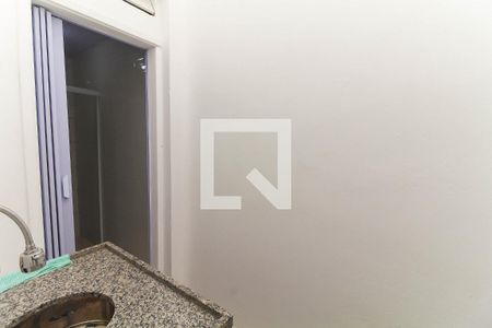 Cozinha de kitnet/studio para alugar com 1 quarto, 18m² em Vila Bertioga, São Paulo