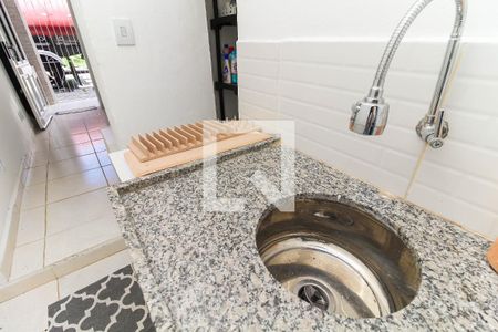 Cozinha de kitnet/studio para alugar com 1 quarto, 18m² em Vila Bertioga, São Paulo