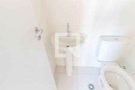 Banheiro de apartamento para alugar com 2 quartos, 33m² em Fazenda Aricanduva, São Paulo