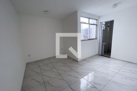 Quarto de casa para alugar com 1 quarto, 25m² em Parque Paulicéia, Duque de Caxias