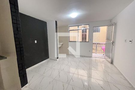 Sala de casa para alugar com 1 quarto, 25m² em Parque Paulicéia, Duque de Caxias