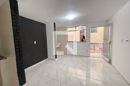 Sala de casa para alugar com 1 quarto, 25m² em Parque Paulicéia, Duque de Caxias