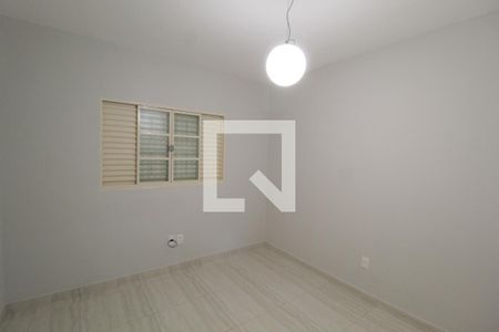 Quarto 1 de casa para alugar com 3 quartos, 150m² em Lídice, Uberlândia