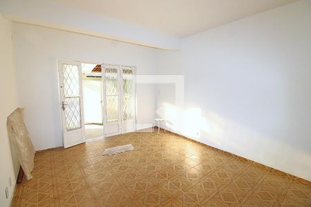 Sala de casa para alugar com 2 quartos, 99m² em Marechal Hermes, Rio de Janeiro